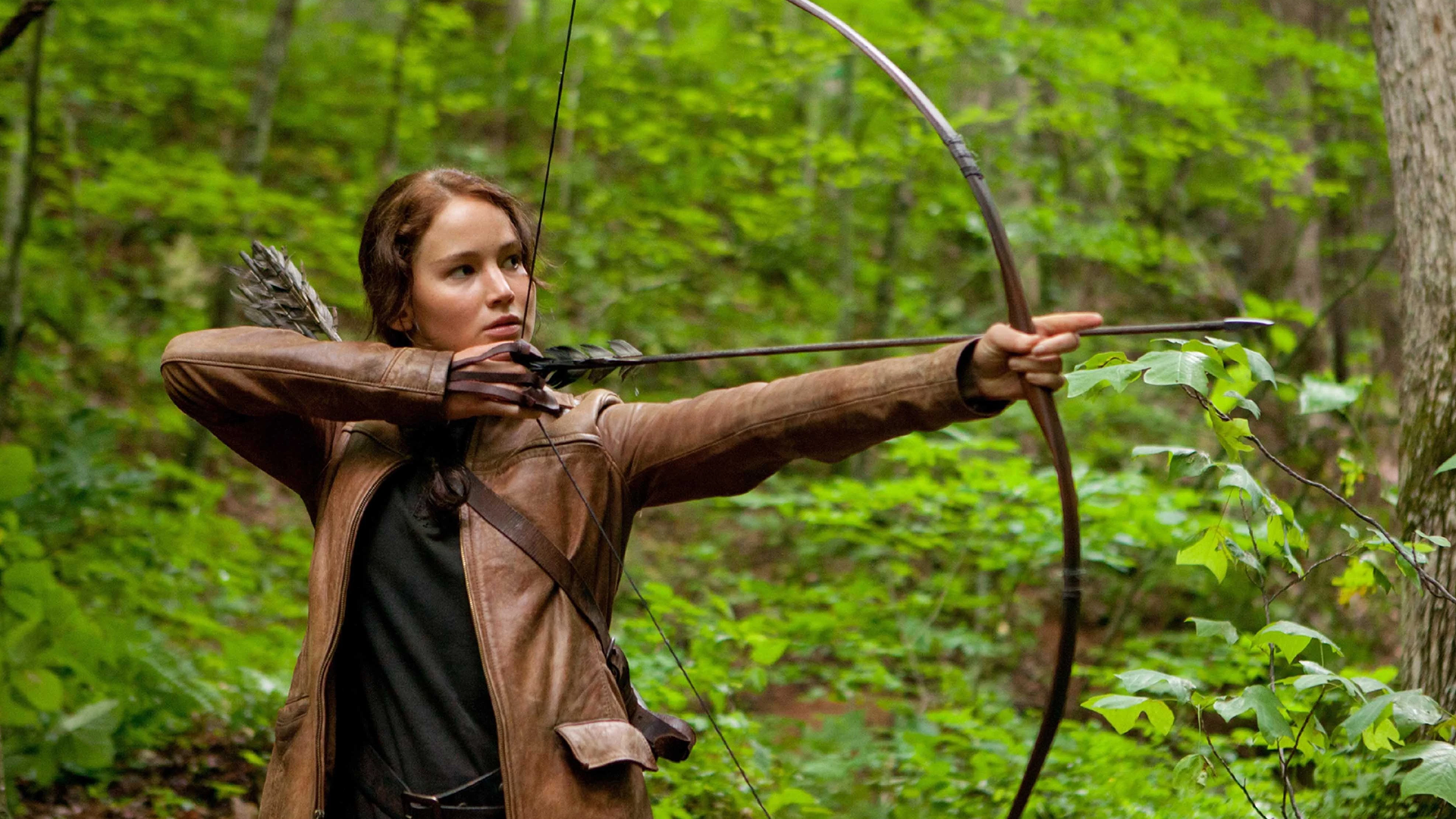 Katniss Everdeen, aiming an arrow