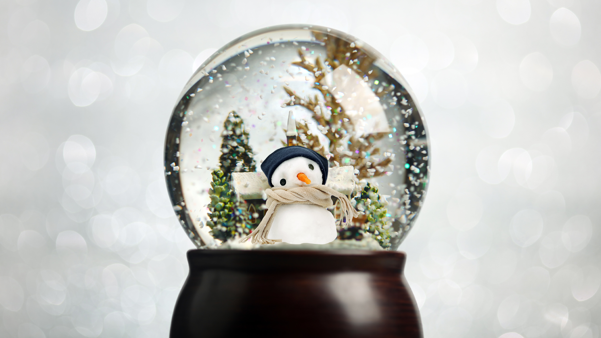 A snowglobe with a Beano snowman in it