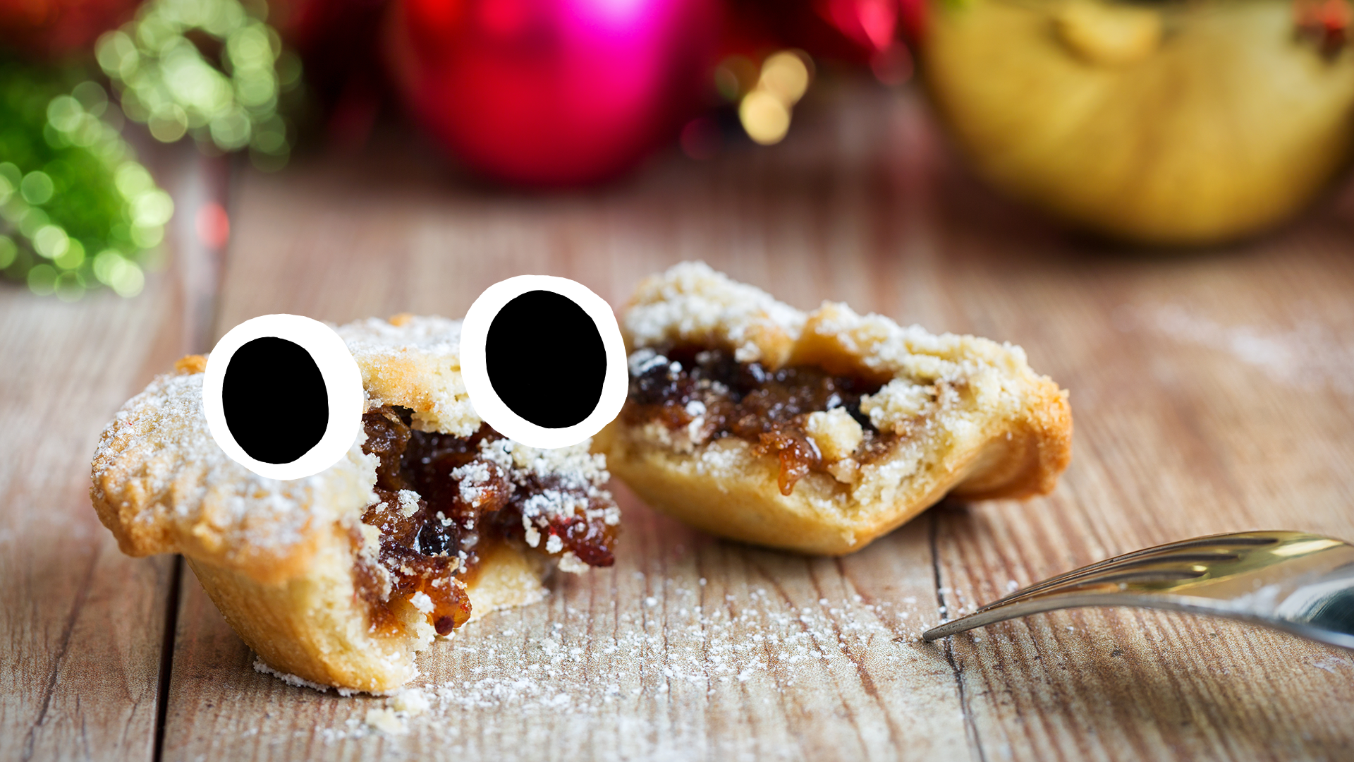 Mince pie with googly eyes