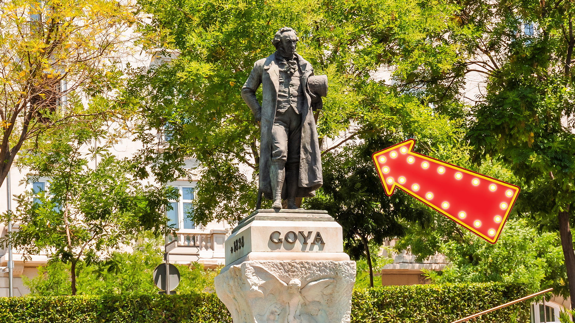 Statue of Goya with arrow 