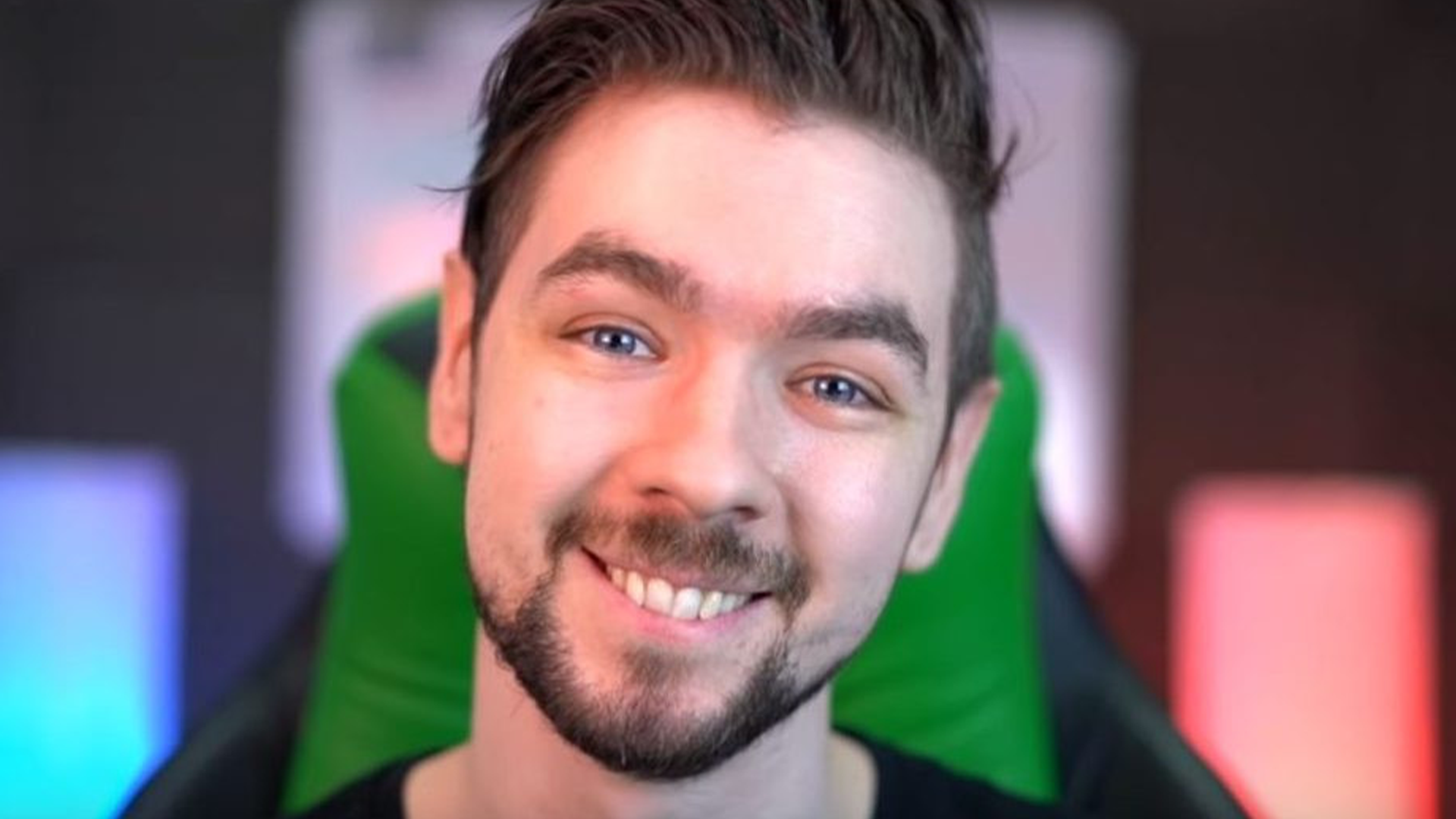 Jacksepticeye screenshot

Jacksepticeye | YouTube