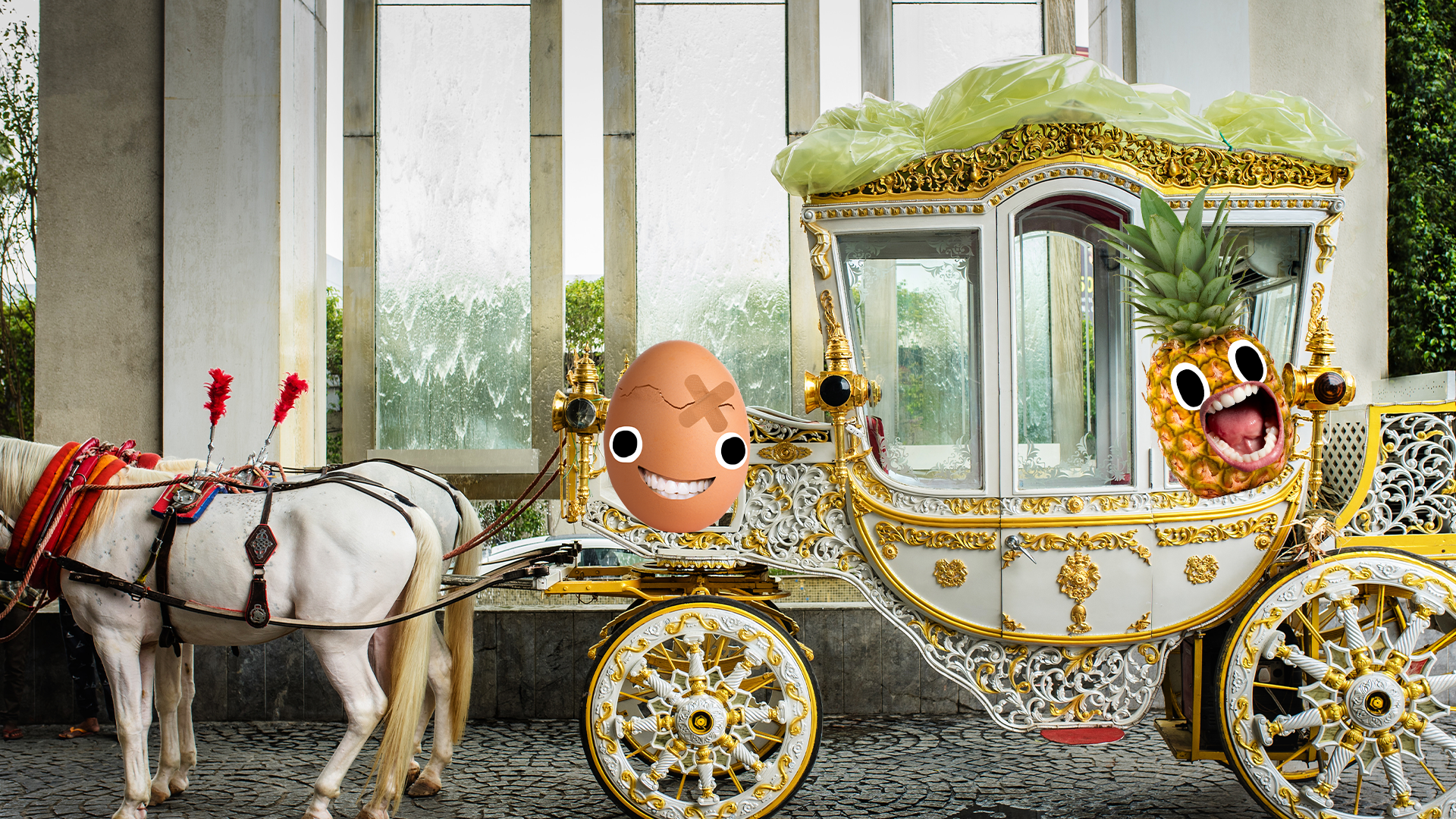 Royal carriage with Beano egg and pineapple