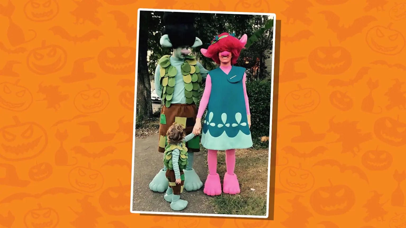 A family dressed as Trolls