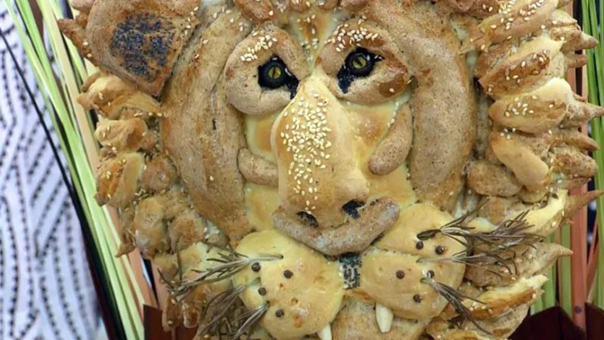 An intricate bread creation which looks like a lion