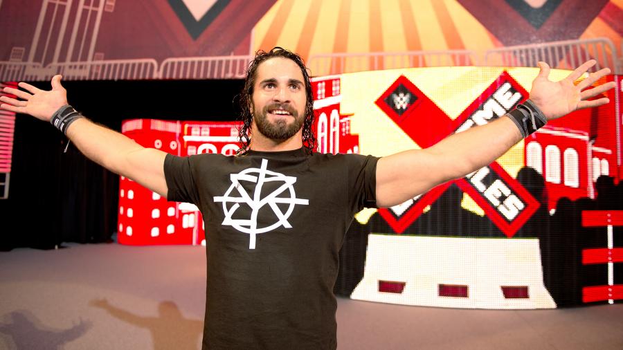 Wrestling quizzes: Seth Rollins holding up his arms