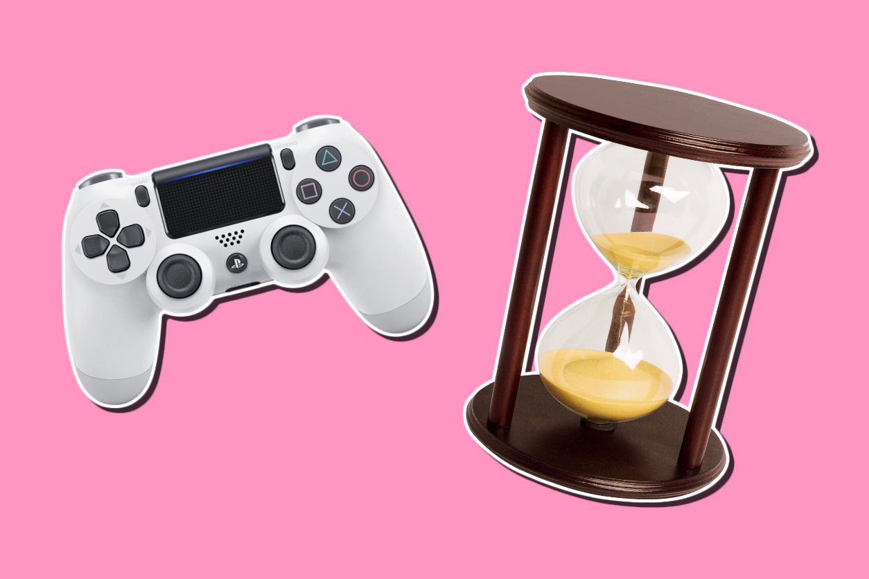 A PS4 controller and an hourglass