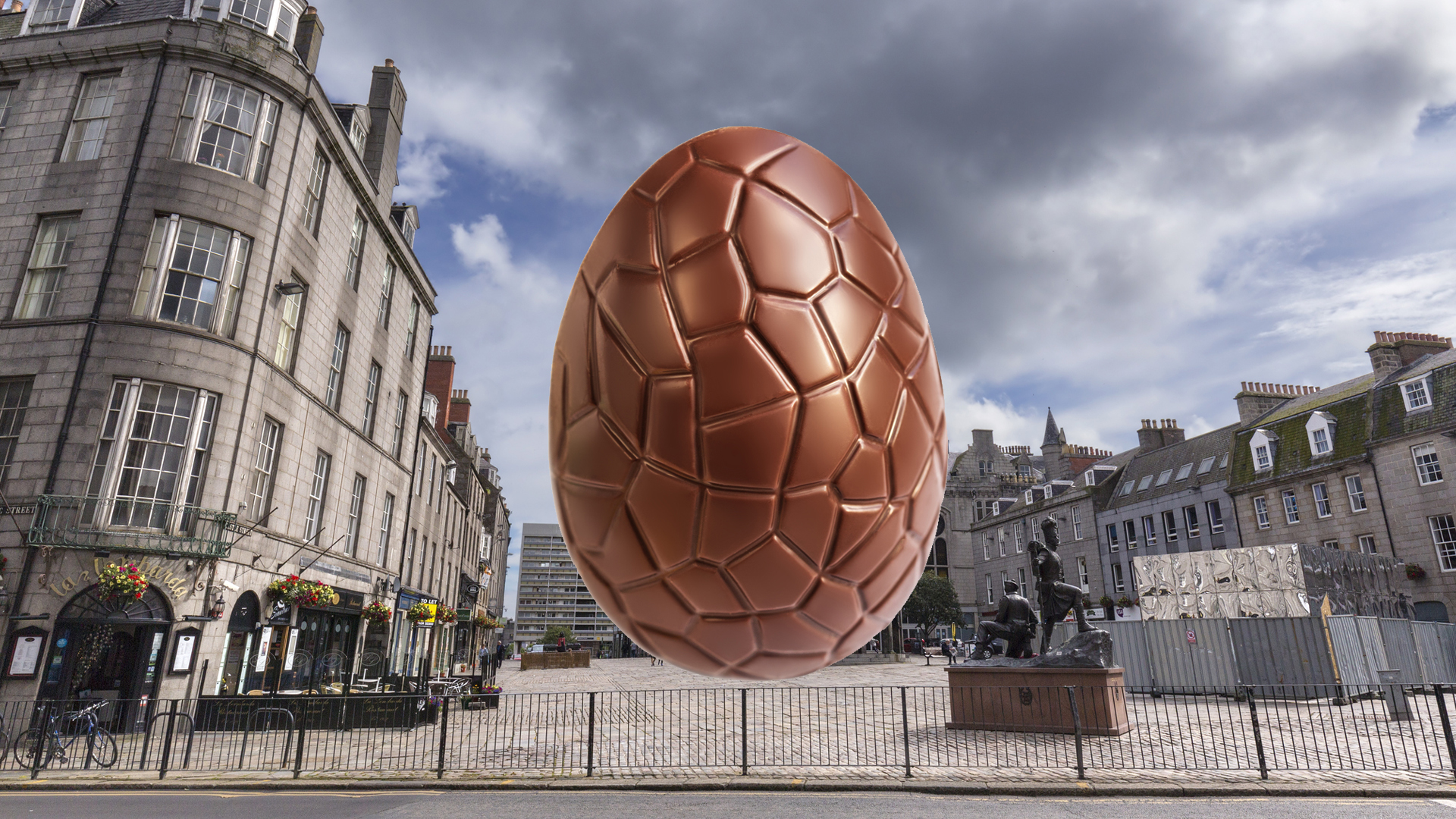 A big Easter egg in Aberdeen