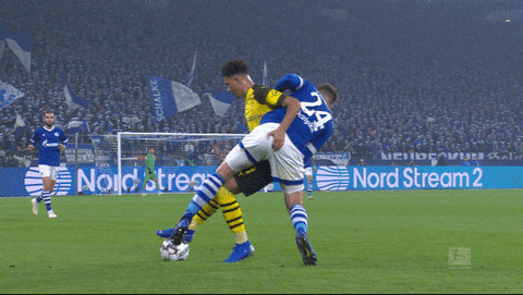 A Borussia Dortmund takes on an opponent with ease