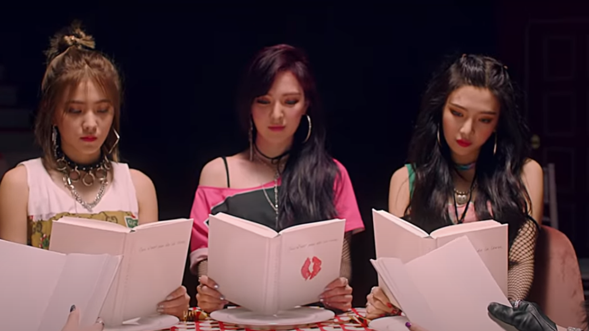 Red Velvet Music Video